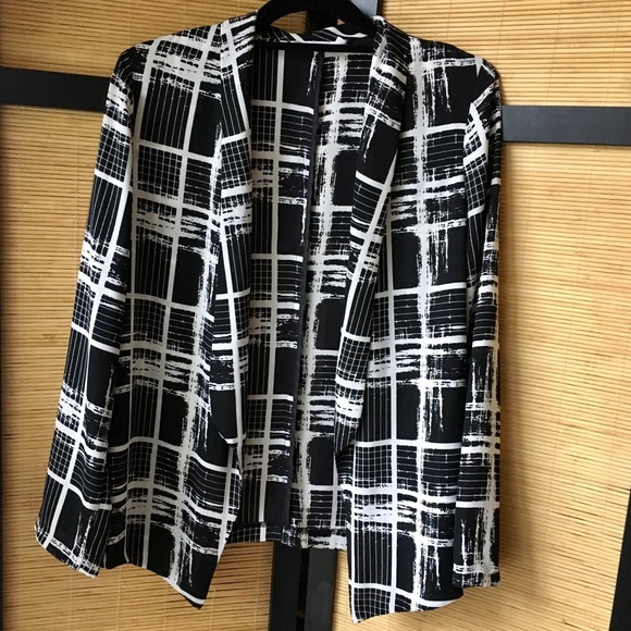 Lush Open Front Blazer - Picture 2 of 5